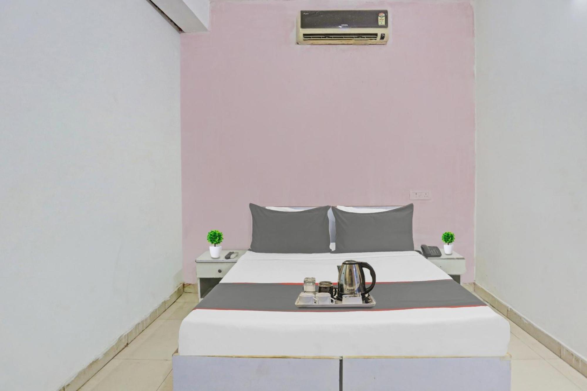 Hotel O Imperial Residency Near Dashrath Puri Metro Station Neu-Delhi Exterior foto