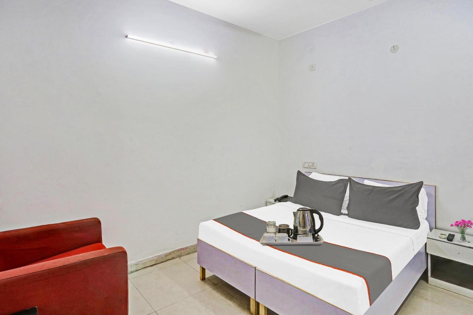 Hotel O Imperial Residency Near Dashrath Puri Metro Station Neu-Delhi Exterior foto