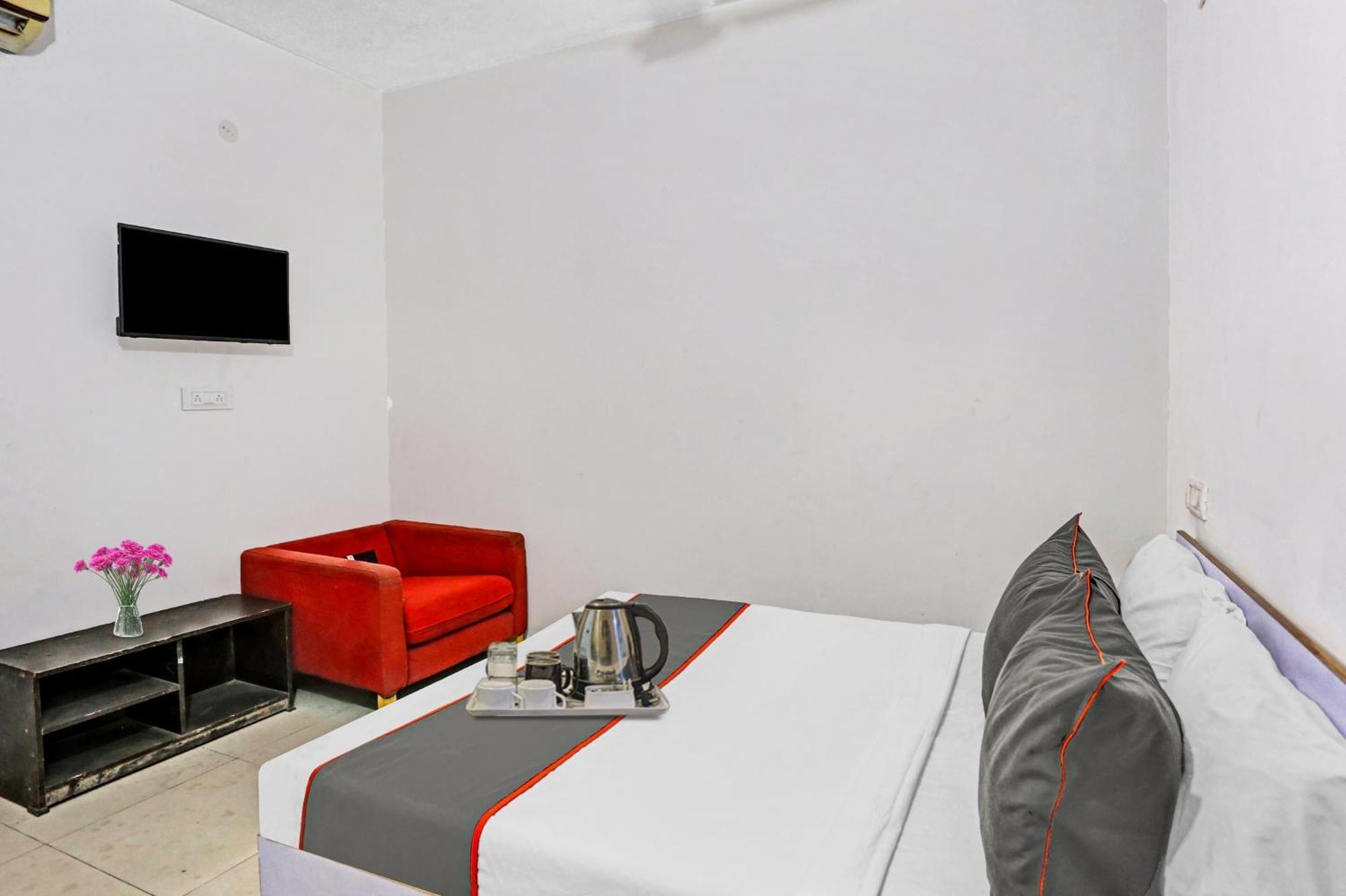 Hotel O Imperial Residency Near Dashrath Puri Metro Station Neu-Delhi Exterior foto