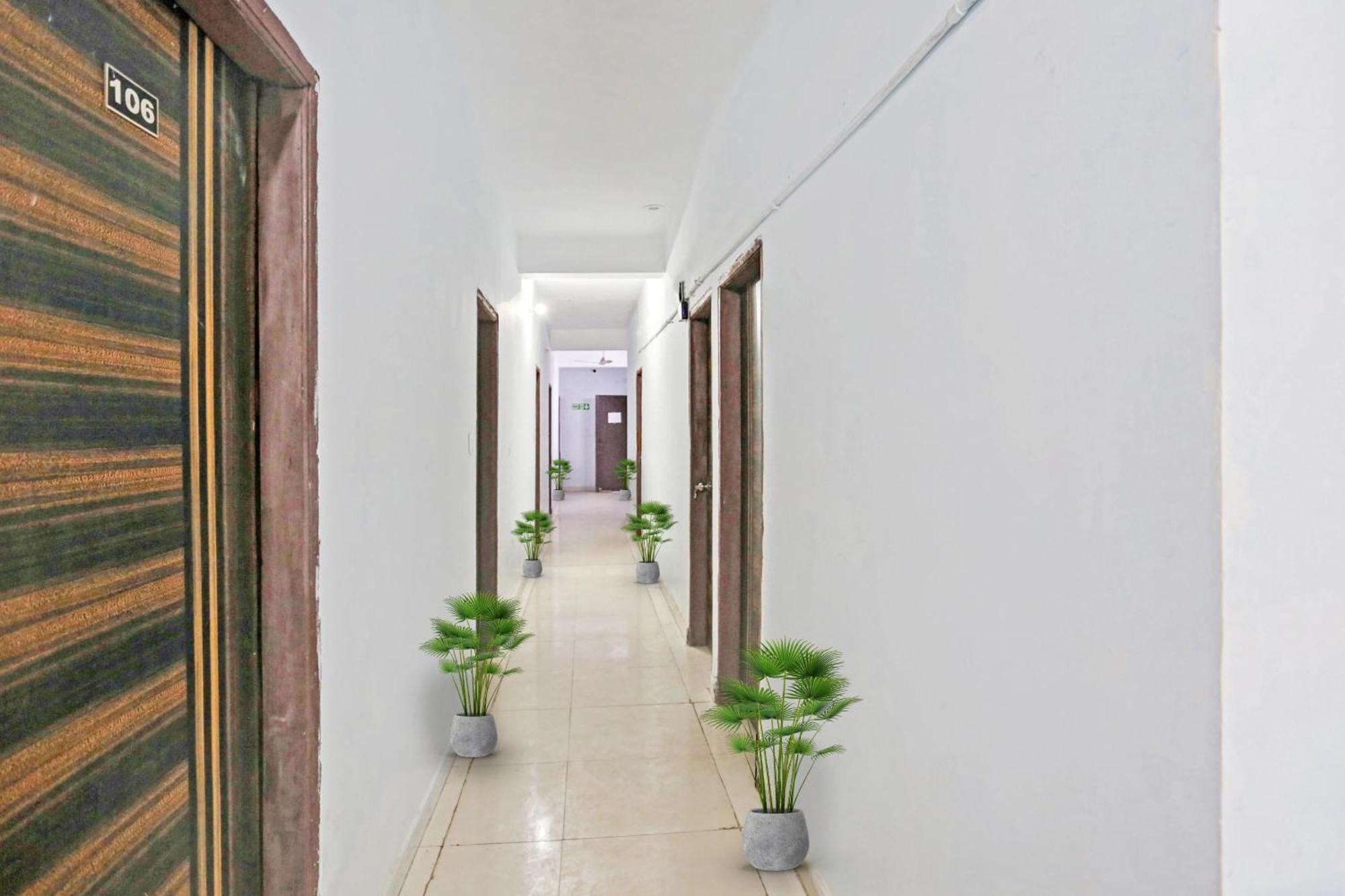 Hotel O Imperial Residency Near Dashrath Puri Metro Station Neu-Delhi Exterior foto